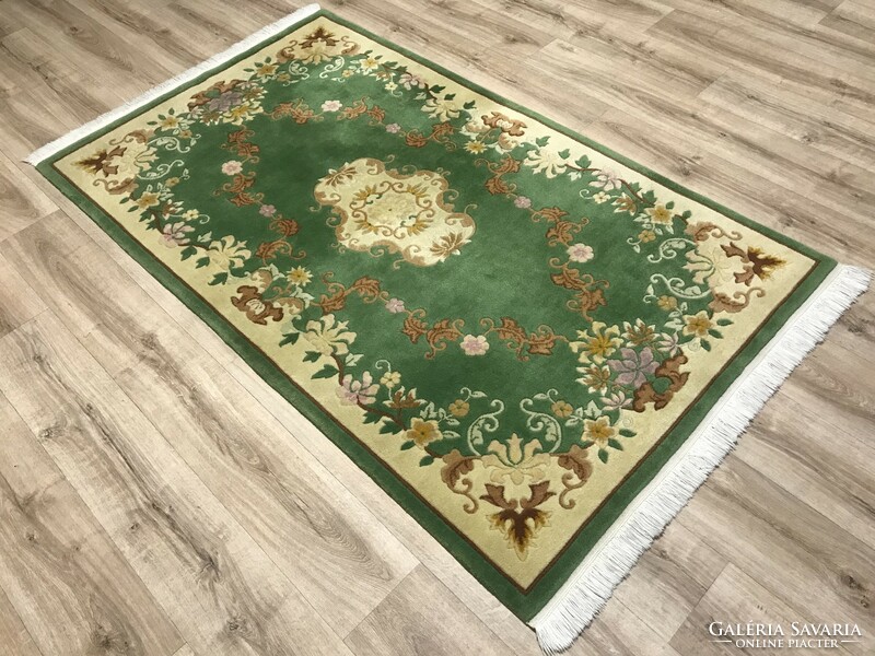 Chinese hand-knotted wool rug, 118 x 211 cm