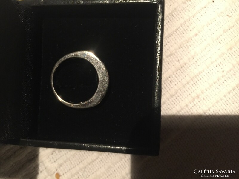 Silver ring, with zirconia stones, size 53, marked, gross 4.9 grams in beautiful decorative packaging (gyfd)