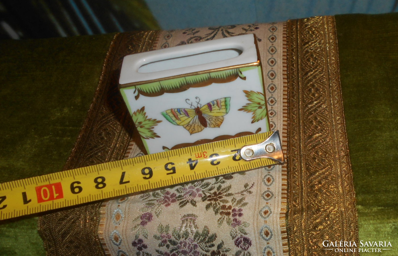 Porcelain match holder with Victoria pattern from Herend