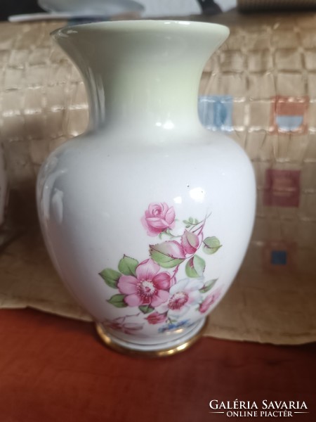 Raven House vase in good condition
