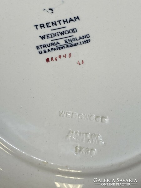 32db antik 1922 Wedgwood England Trentham mintás tányérkészlet, mély- lapos- és kistányér- CZ