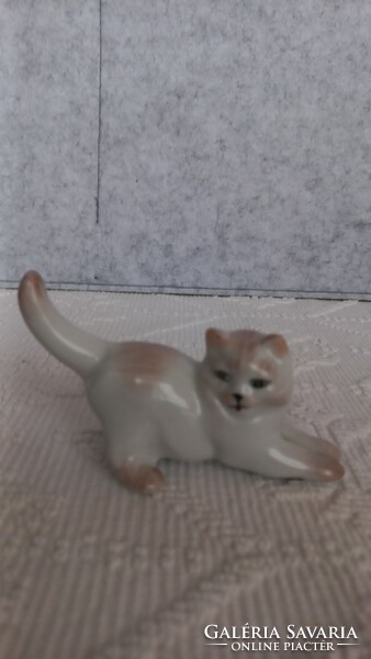 Zsolnay cat, hand painted, marked, 6 x 10 cm