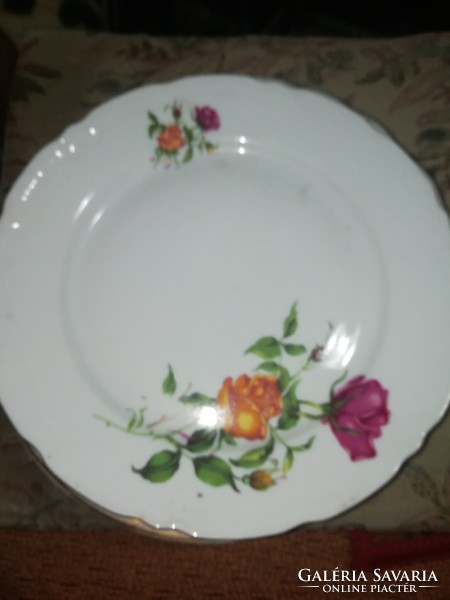 Porcelán tányér Rózsás A képeken látható állapotban van