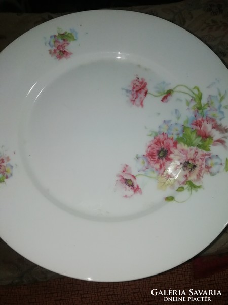 Porcelán tányér Victoria A képeken látható állapotban van