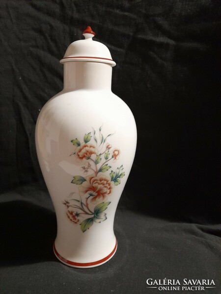 Holóházi vase with a lid, with a rich floral pattern