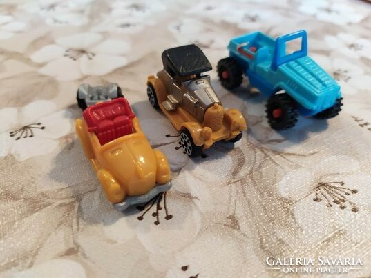 Collection of 16 cars, trains, airplanes, Kinder Ferrero figures