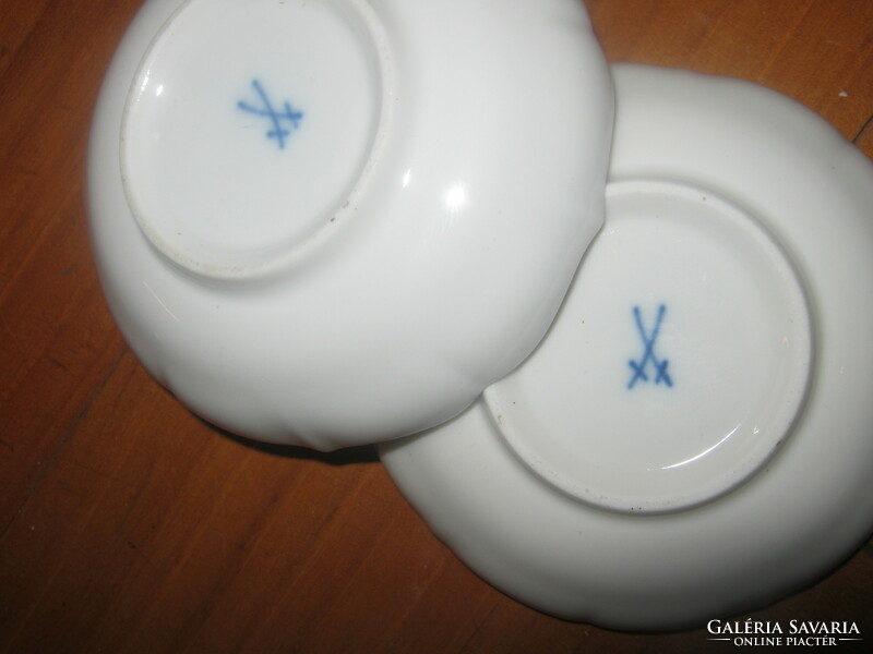 2 small Meissen porcelain bowls