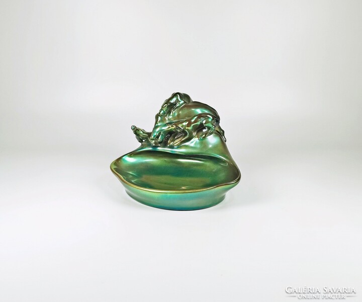 ZSOLNAY, EOSIN MÁZAS PORCELÁN NÉVJEGYKÁRTYATARTÓ VADÁSZJELENETTEL, HIBÁTLAN ! (D015)