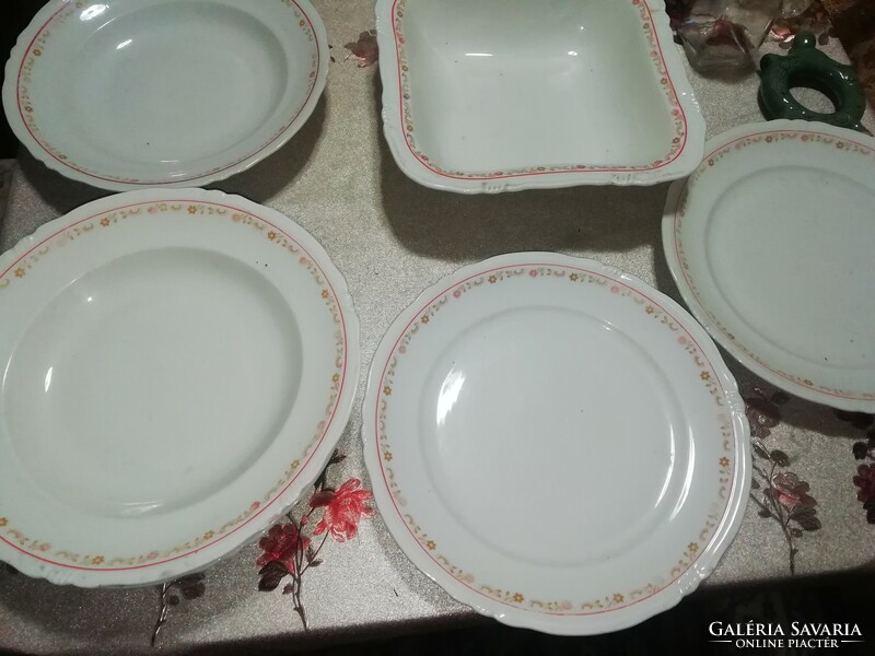 Porcelán tányérok Bavaria A képeken látható állapotban van