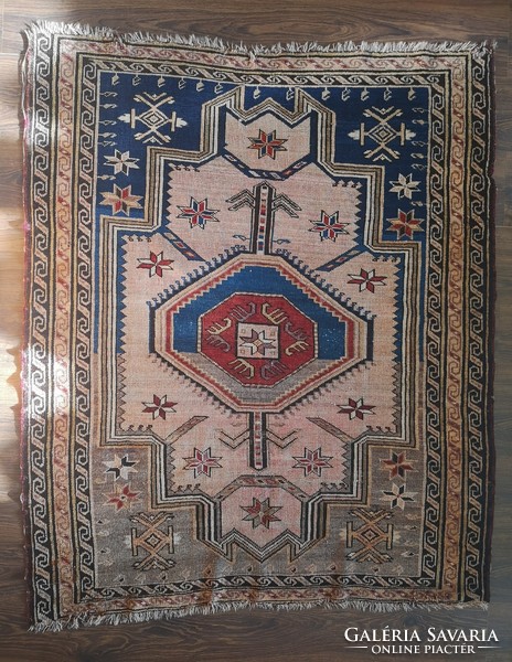 Antik, kaukázusi szőnyeg. 153 x 119 cm. Ritka!