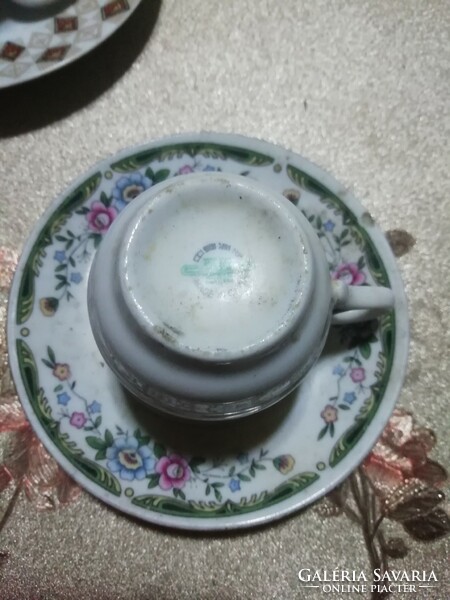 Chinai porcelán kávés 39. a képeken látható állapotban