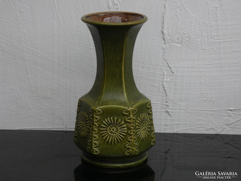 Green flower pattern uebelacker/ ü-keramik ceramic vase marked 597/30 from the 1970s.