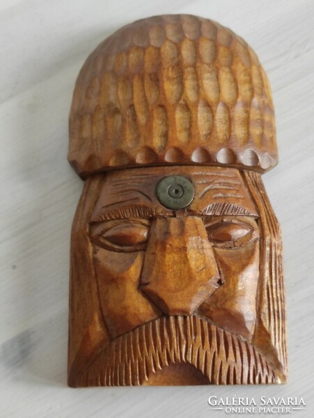 Carved head in the Transylvanian pattern g.J. 1967