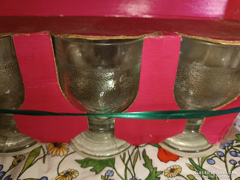 Goblet glass with ice cream