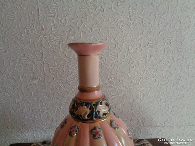 Zsolnay pink, historicizing, pierced at the neck, ribbed, 1819.Fsz. 24 cm high vase