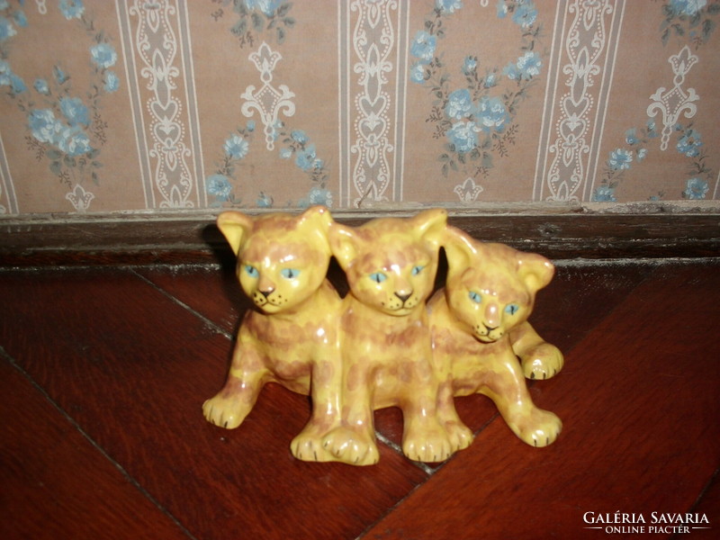 Margit Izsépy - original handmade - ceramic - small lions