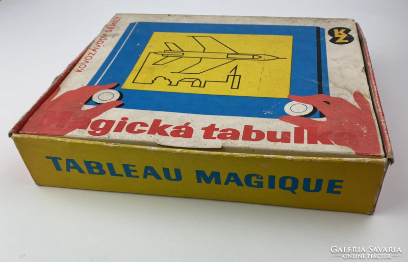 Magic board drawing board in original box, good condition