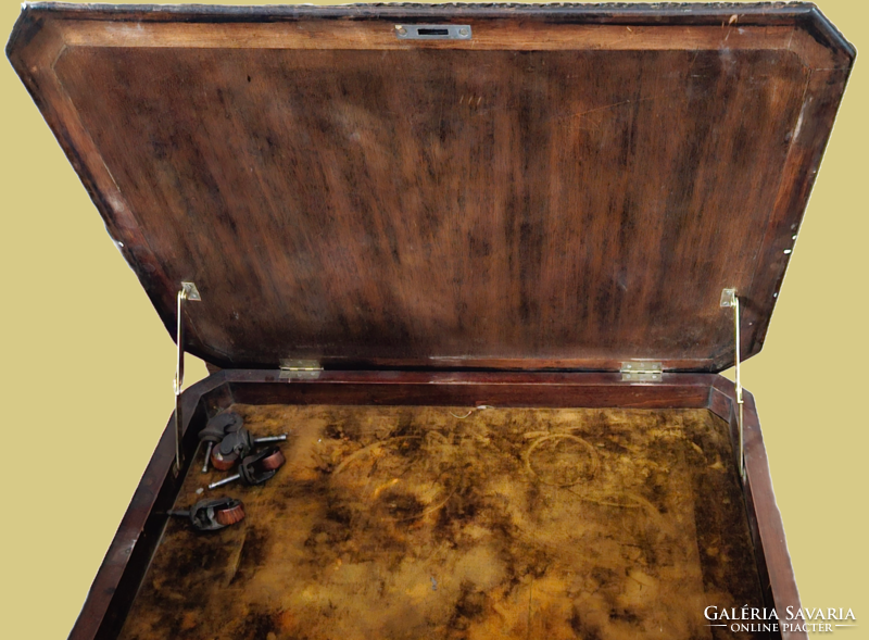 Századfordulós felnyitható antik dohányzóasztal