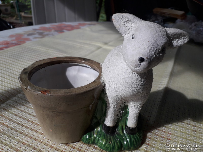 Kerámia bárányos figurás virágos kis kaspó 14x12 cm.