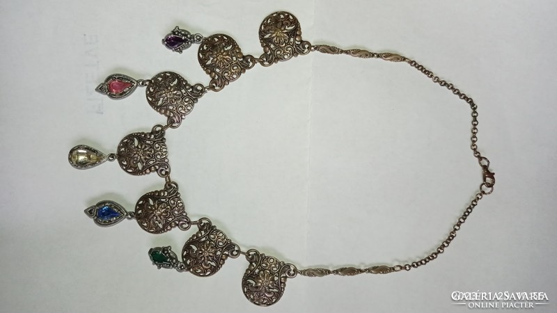 Szépséges régi nyaklánc vintage collier, női fém ékszer színes kövekkel
