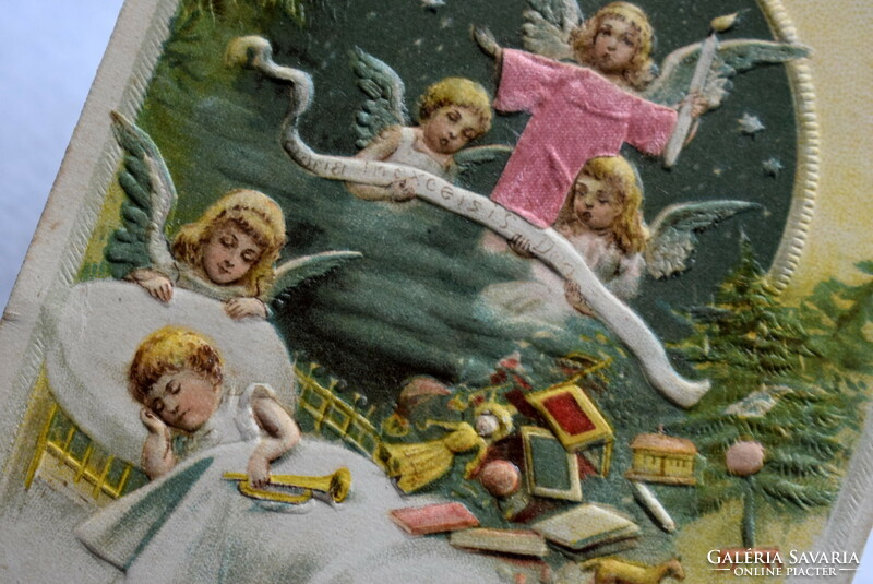 Antik dombornyomott Karácsonyi üdvözlő képeslap - alvó kisgyerek, angyalkák, karácsonyfa , játékok