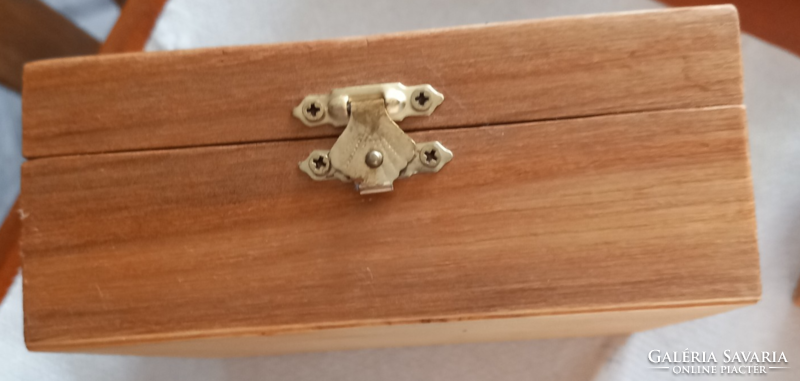 Sale of handicraft product wooden box 14*14*6 cm