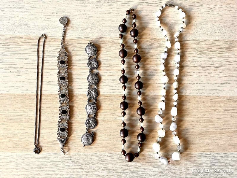 Pack of 5 antique bijou necklaces and bracelets