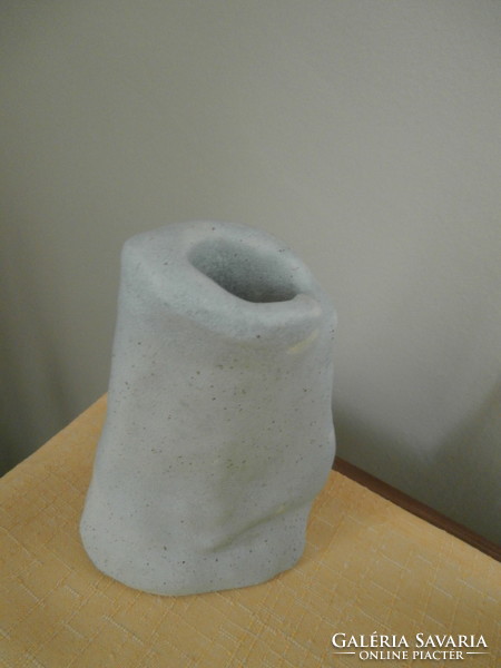 Kerámia kis váza minimál stílusban