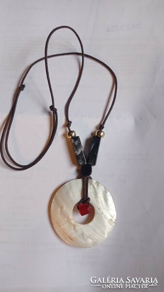 Casual mother-of-pearl pendant necklace, fashion women's jewelry with sea shell shell