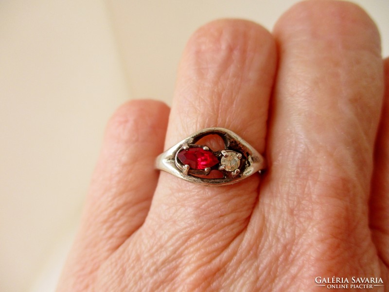 Very nice old silver ring with white and red stones
