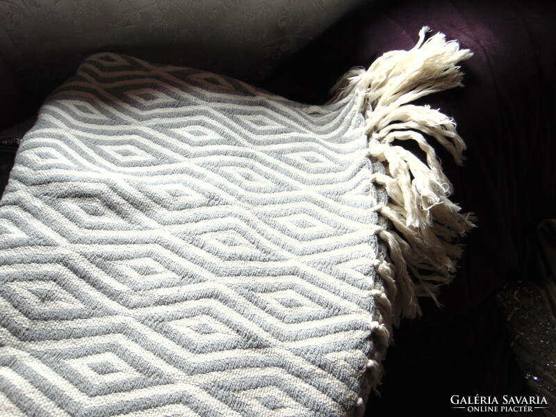 Knitted blanket 100% cotton