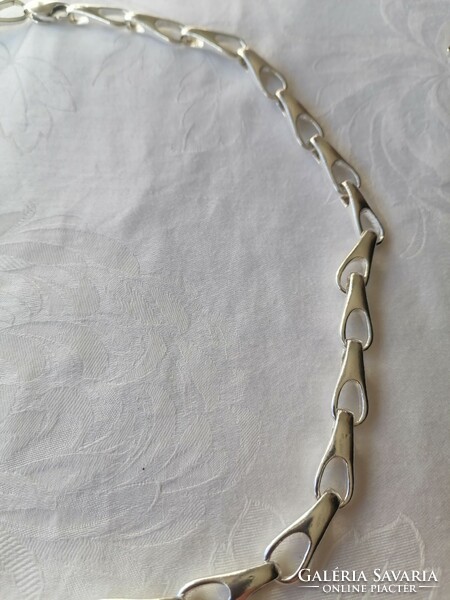 Marked silver 55 cm long 8 mm wide necklace