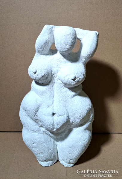 Modern Venus sculpture, inspired by prehistoric art - a full-bodied nude made of aerated concrete