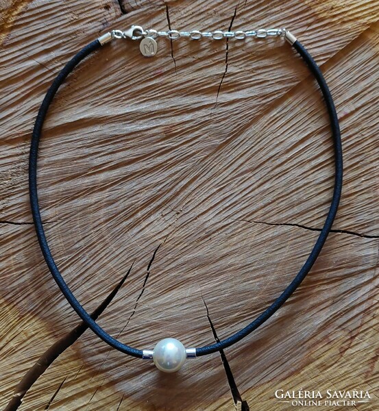 Majorica silver beaded leather necklace