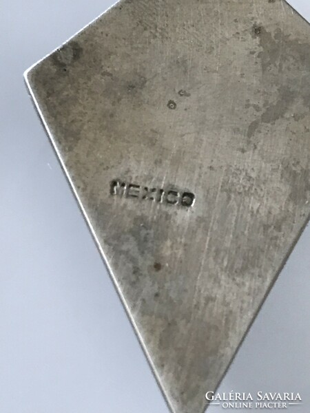 Pávakagyló betétes medál mexikói ezüst hátlappal, 4,5 x 3 cm