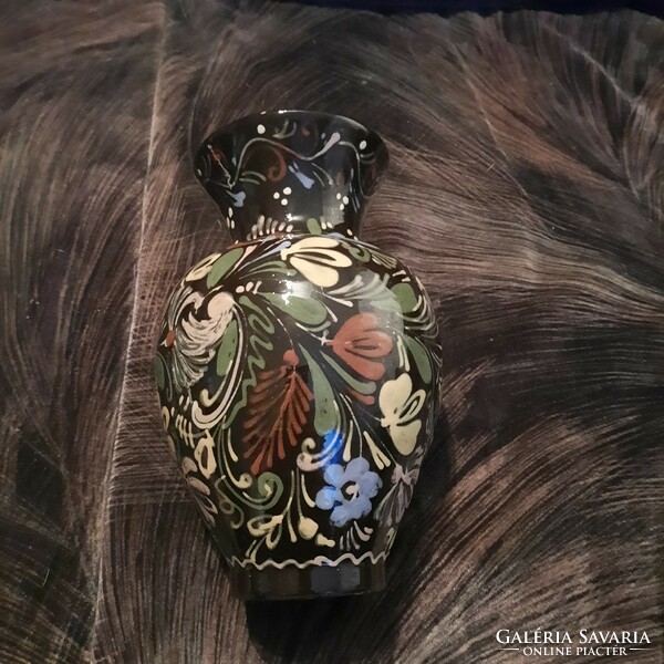 Festett-mázas kerámia váza