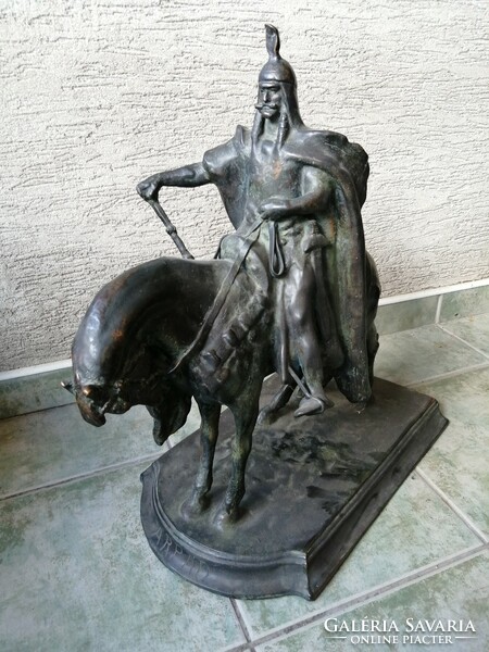 Zala György (1858-1937) - A hét vezér 1912,1928,1929,- patinázott bronz szobrok, műbírálattal.