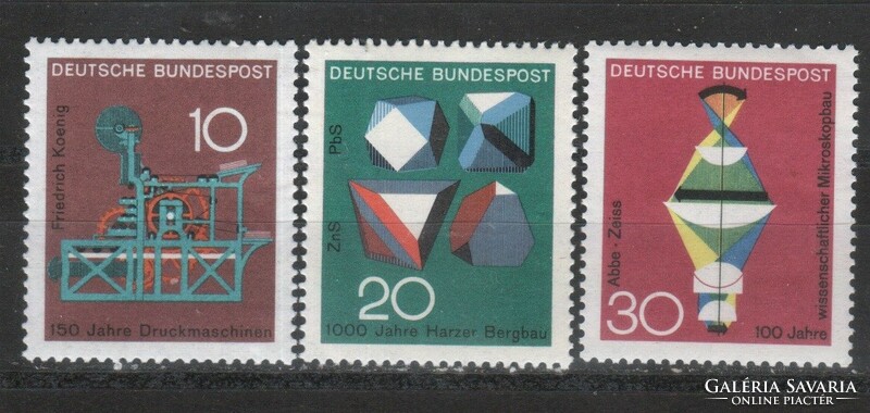 Postatiszta Bundes 1439 Mi 546-548     0,60 Euró