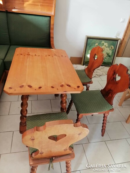 Tiroli osztrák paraszt bútor