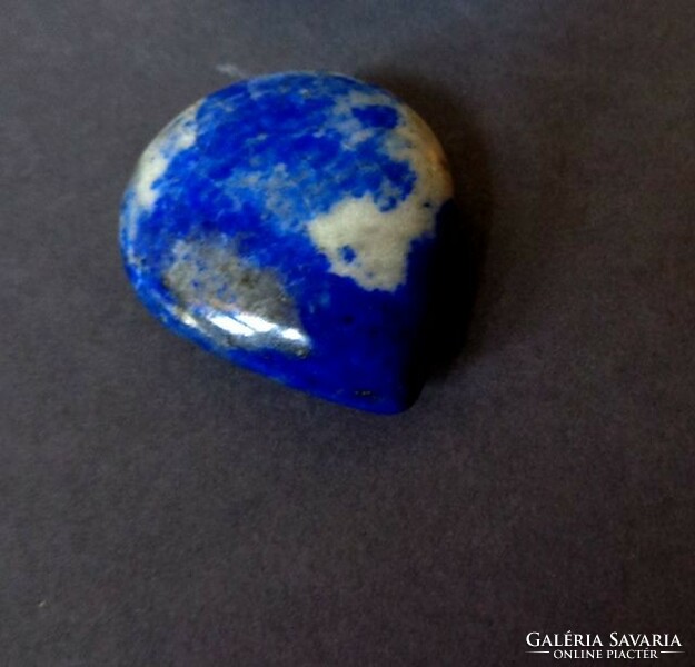 Lapis lazuli heart-shaped handful stone