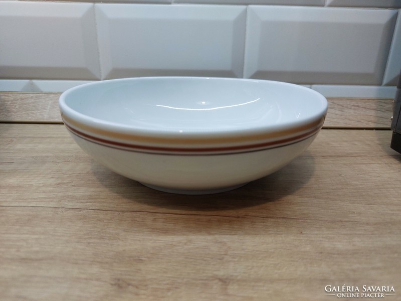 A rare 17cm bowl of Alföldi porcelain