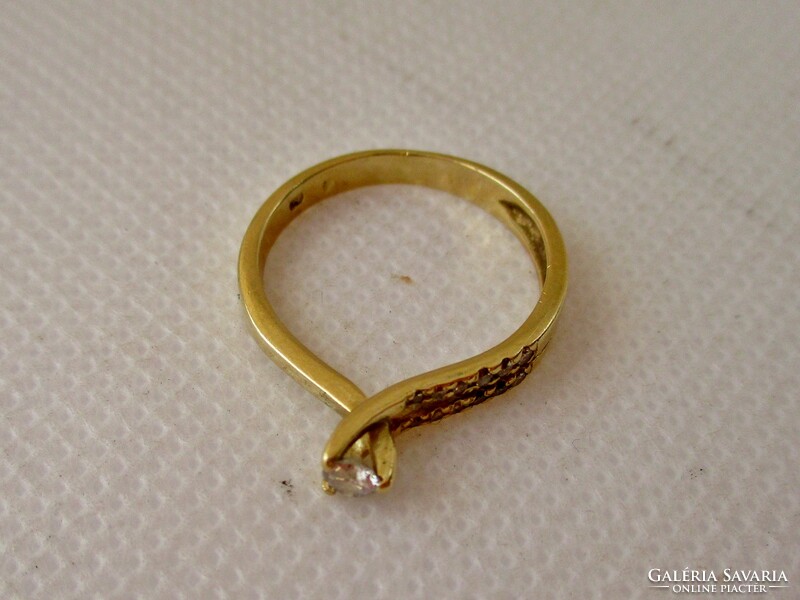 Beautiful 0.17ct brilliant cut 14kt gold engagement ring