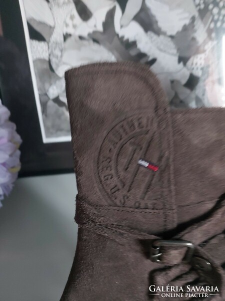 Comfortable tommy hillfiger boots, about 1 cm sole, 9.5 thick heel, brown suede, eu 36 uk 3.5
