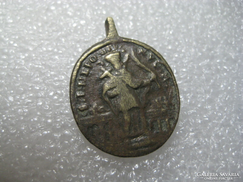 Antik medál  ,  bronz , 28 x 20 mm