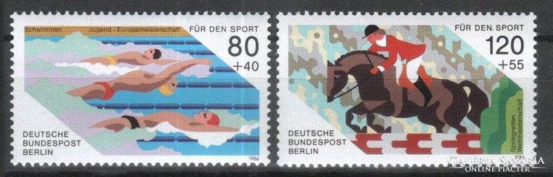 Postatiszta Berlin 751  Mi 751-752     5,00 Euró
