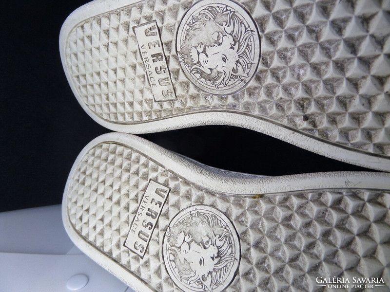 Versace Versus (eredeti) unisex bőr 43 -as BTH: 27,5 cm luxus sportcipő
