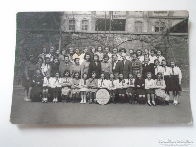 D199442 Április 4. téri Általános Iskola, Újpest  - Katicabogár Szövetség  - 1953-54  sok sok névvel