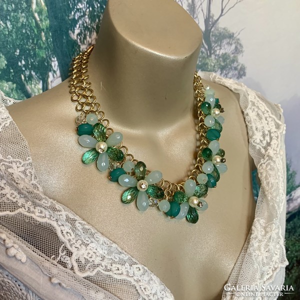 Alkalmi gyöngy bizsu nyakék, ünnepi virágos gyöngysor, vintage collier színes csillogó zöld gyöngyök
