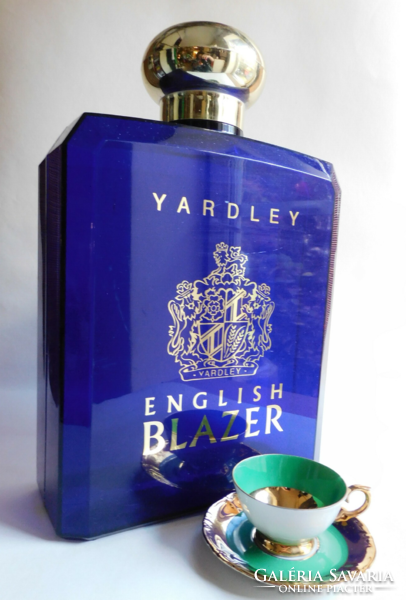 Nagy méretű kirakati parfüm reklámtárgy - Yardley English Blazer - 35 cm