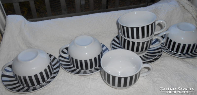 6 cups + 5 saucers - larger coffee size - the price applies to the whole op-art pattern